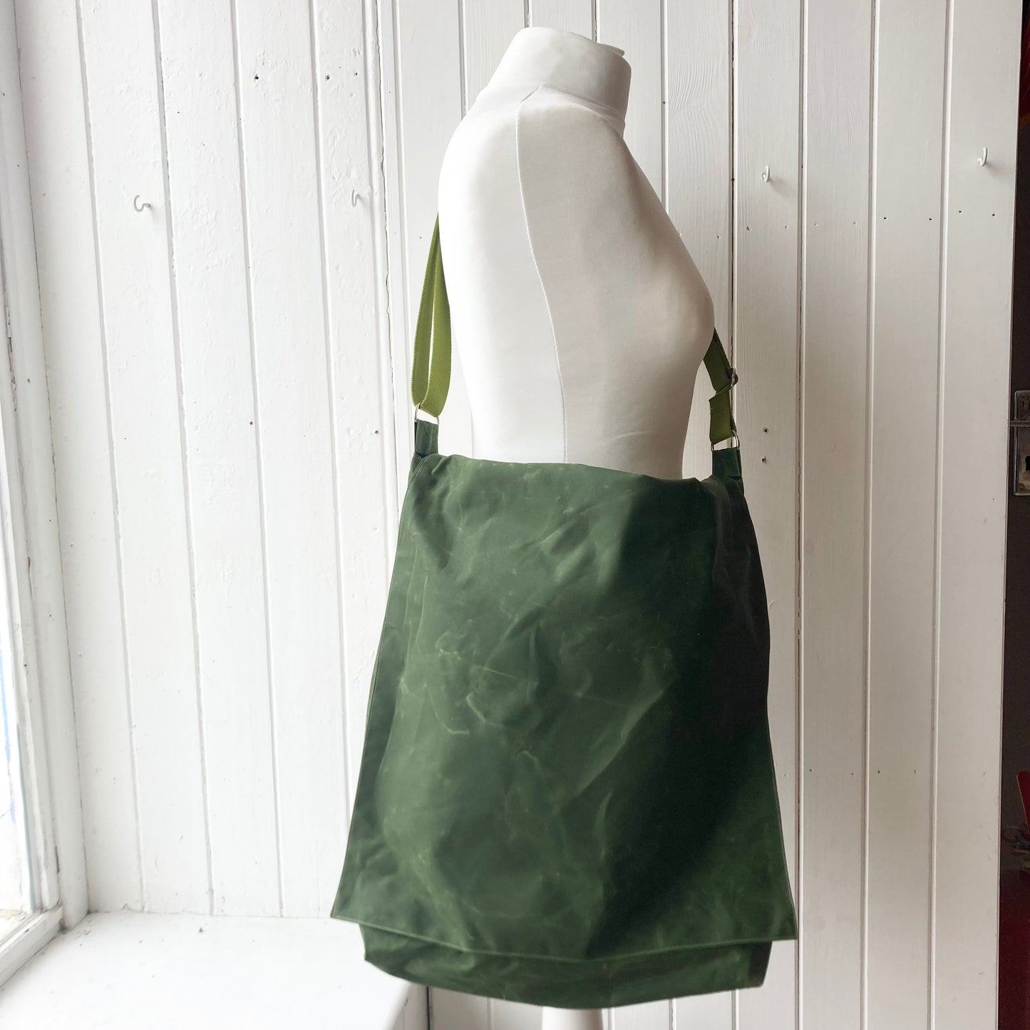messenger oilskin bag  large - green