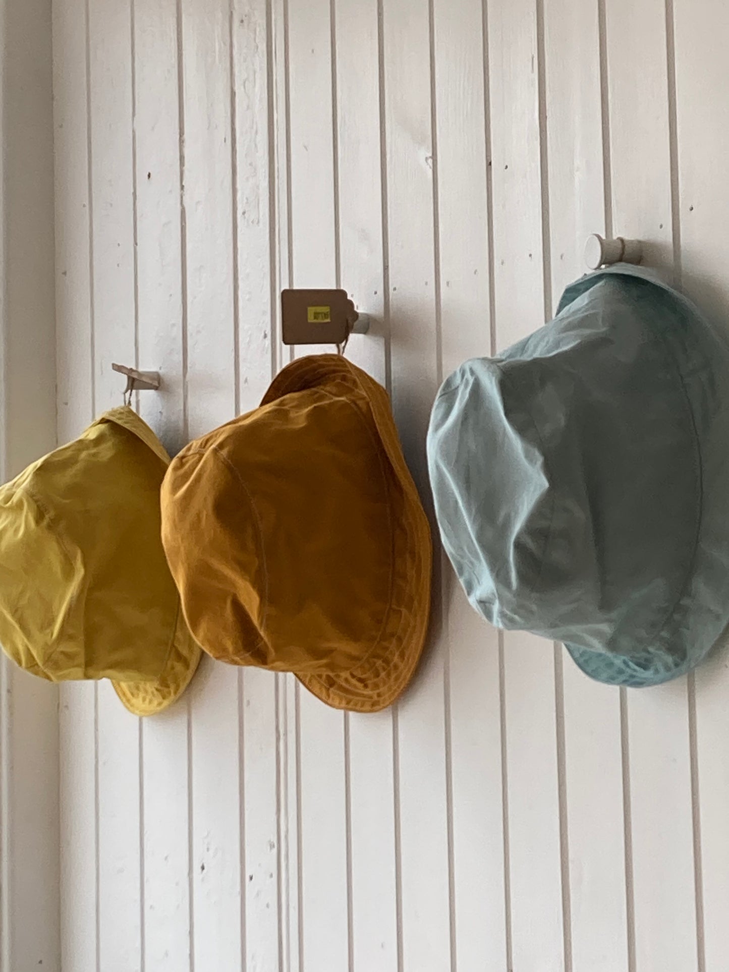 oilskin bucket hat - medium mustard