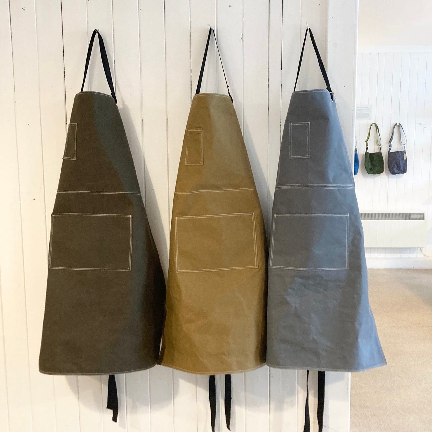workwear oilskin apron - dark brown