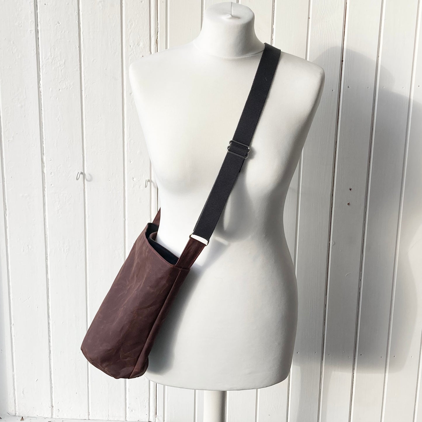 small conker oilskin bucket bag