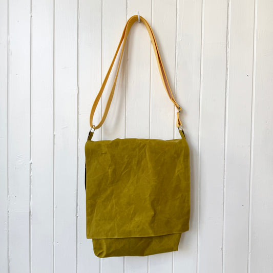 messenger oilskin bag