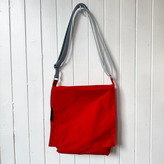 messenger oilskin bag