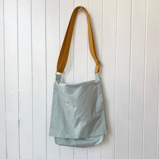 messenger oilskin bag