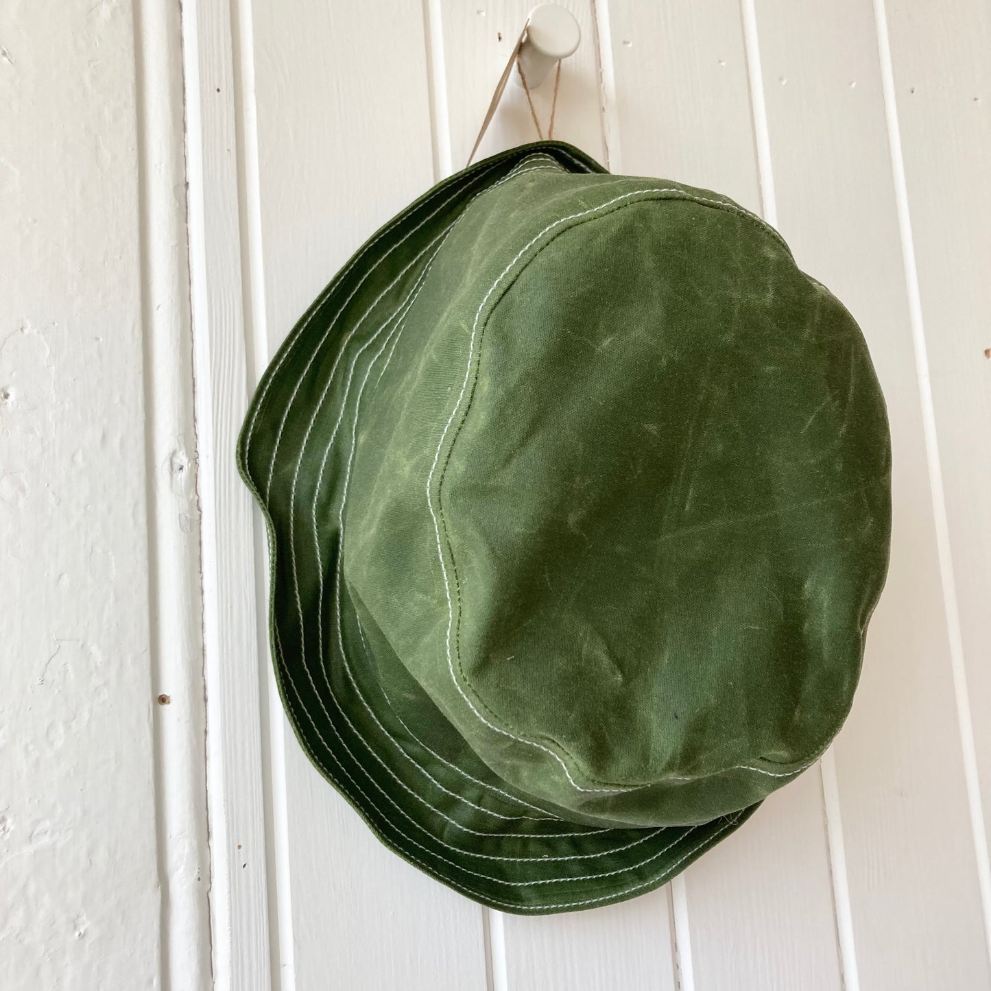 oilskin bucket hat - waxy green