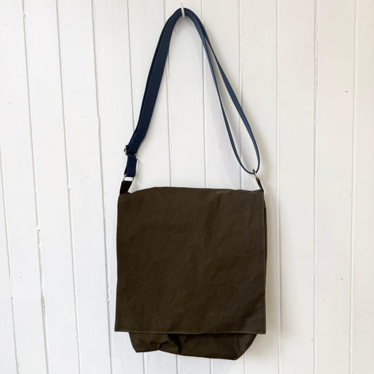 messenger oilskin bag