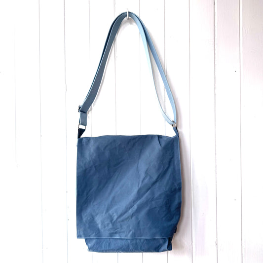 messenger oilskin bag