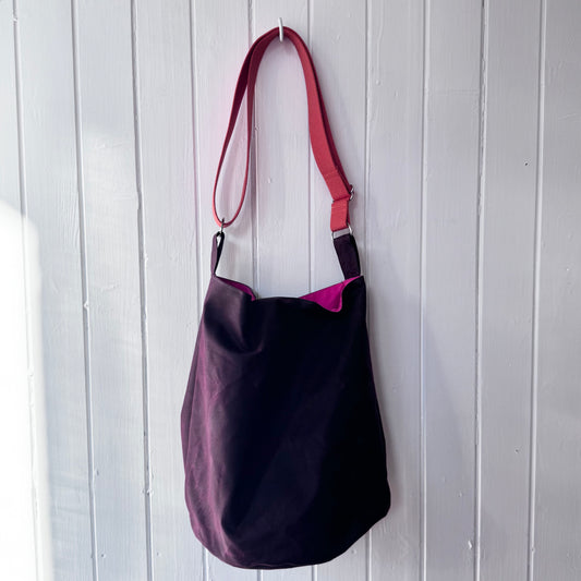 medium oilskin bucket bag