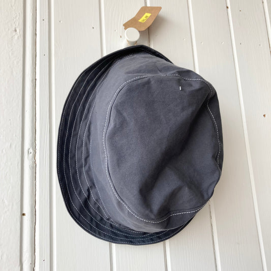 oilskin bucket hat - medium dark grey
